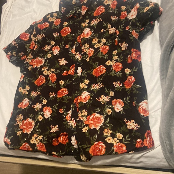 Hawaiien styles summer button down - Picture 2 of 2